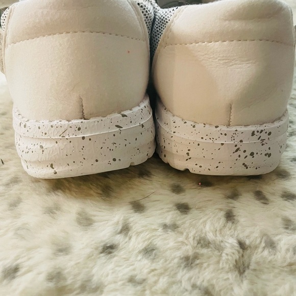 Hey Dude Wendy Sox Women's Casual Shoes, Stone White, Women's Size 6 - Picture 5 of 9